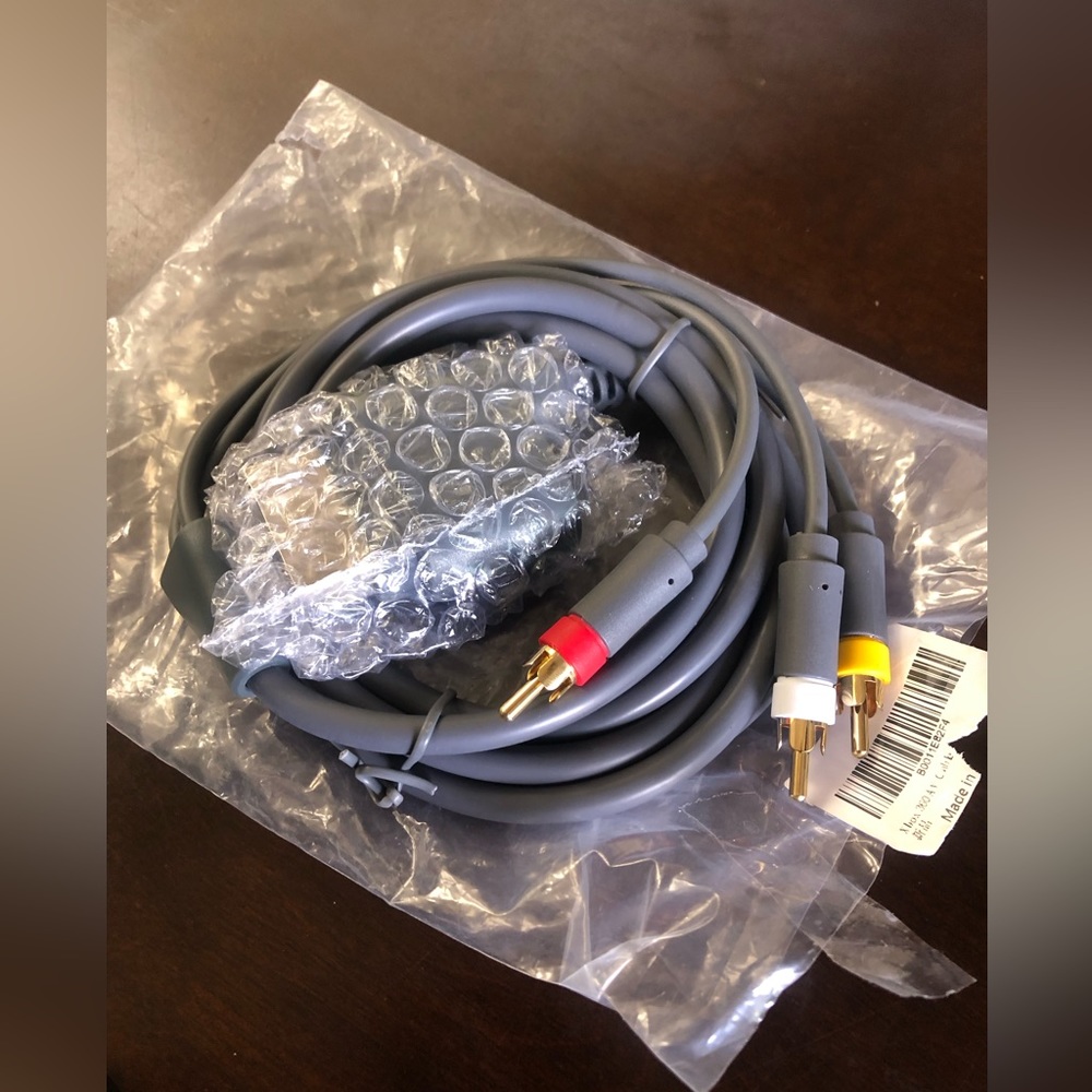 A V cable for xbox 360